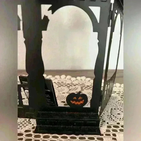Hallmark Keepsake 2008 “The Ghostly Gazebo Halloween Display Add Ornaments NEW - Picture 4 of 5